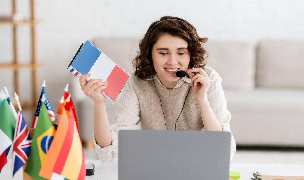 Personalized e-learning platform with live classes